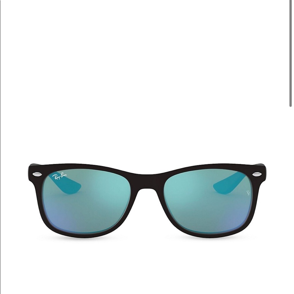 Ray-Ban
Kid's RJ9052SF 50MM New Wayfarer Junior Sunglasses